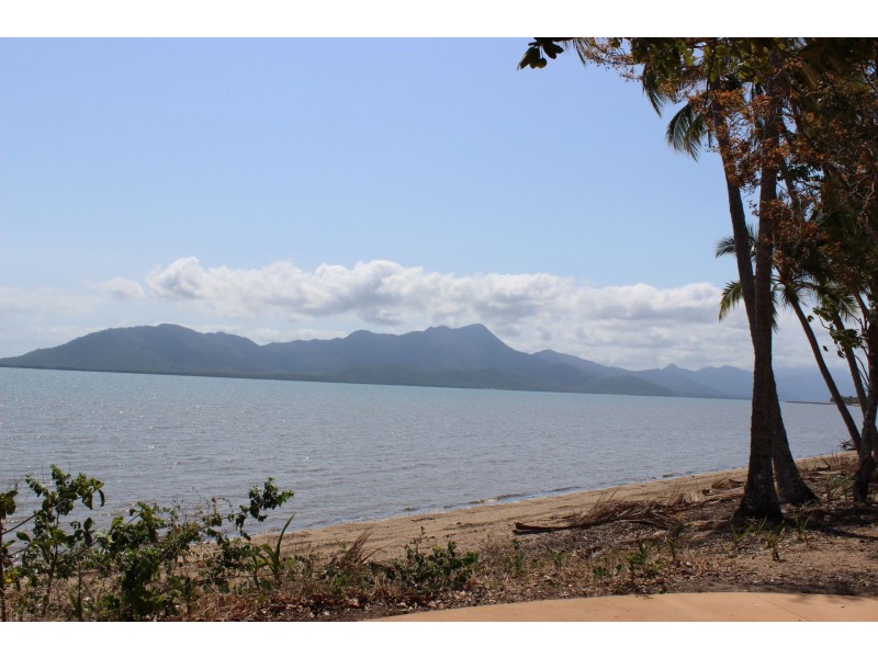 9 Victoria Street, Cardwell QLD 4849