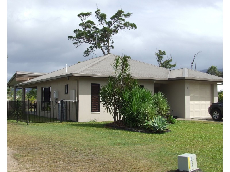 7 Edmondson Close, Cardwell QLD 4849