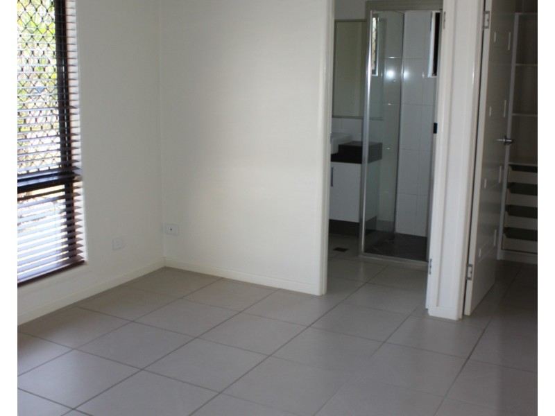 7 Edmondson Close, Cardwell QLD 4849