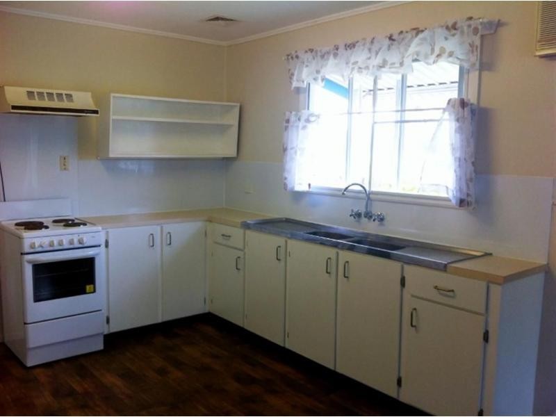 8 Eden Street, Cardwell QLD 4849