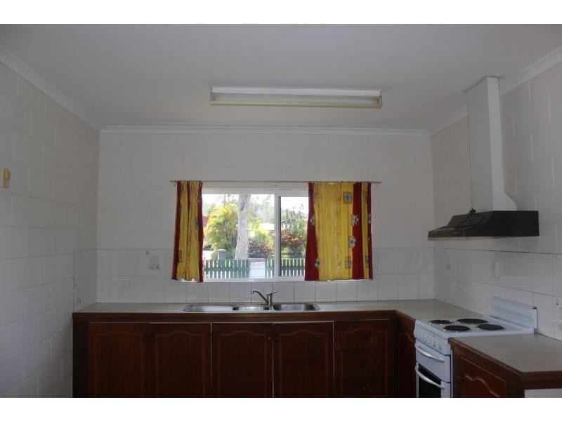 10 White Street, Cardwell QLD 4849