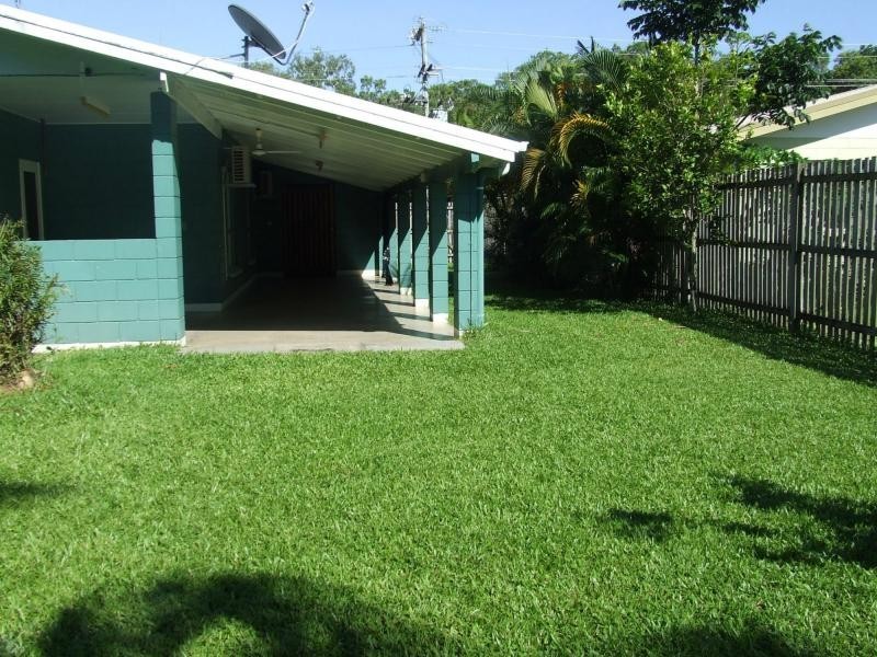 15 Liverpool Street, Cardwell QLD 4849