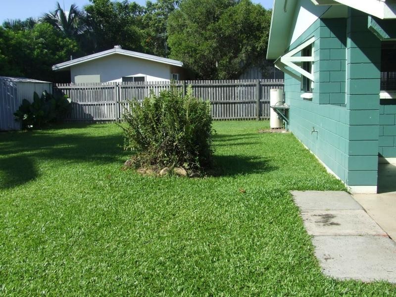 15 Liverpool Street, Cardwell QLD 4849