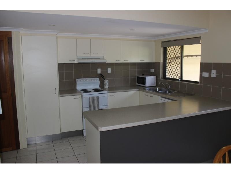 4/160 Victoria Street, Cardwell QLD 4849