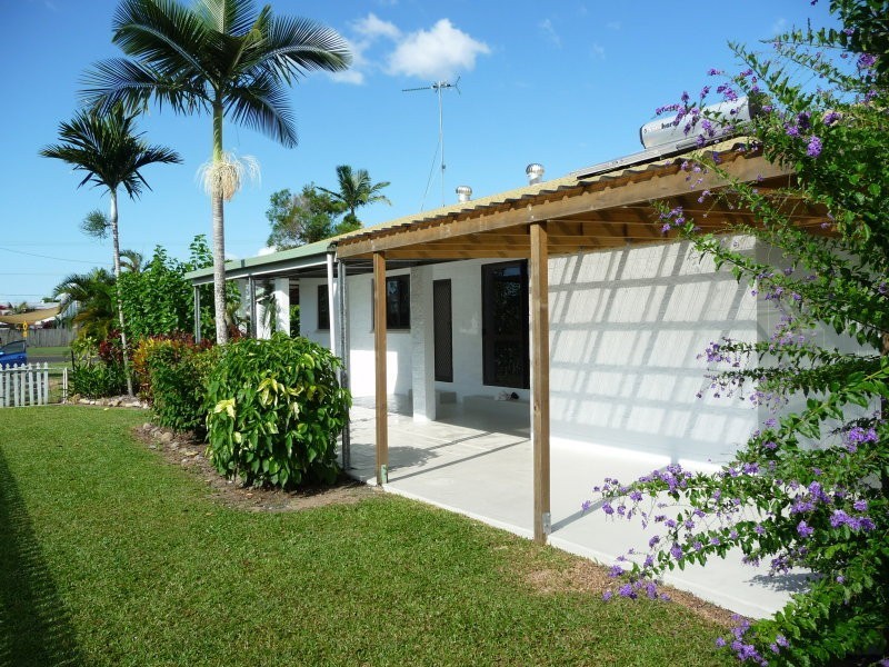 77 Roma Street, Cardwell QLD 4849