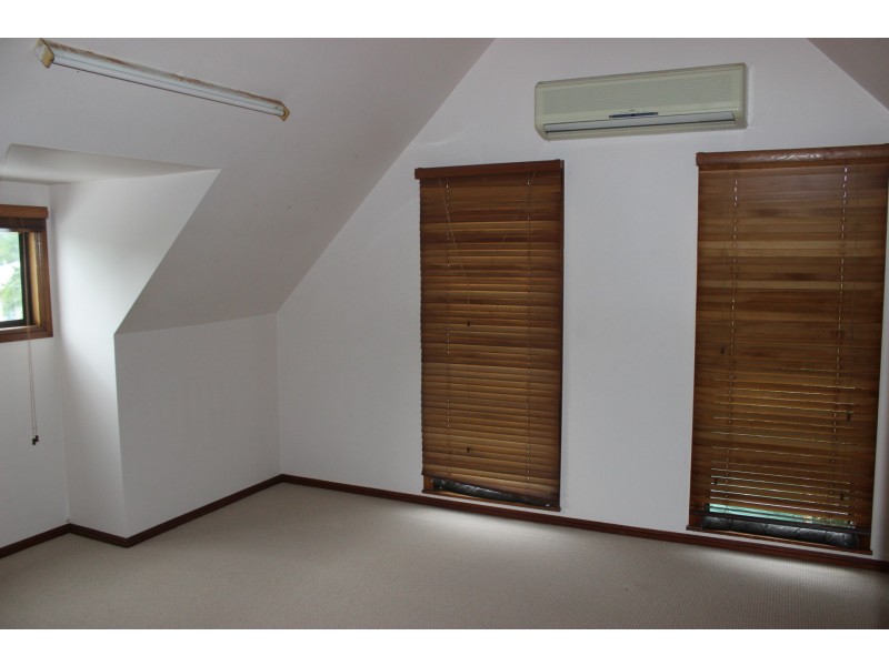 4 Albert Street, Cardwell QLD 4849