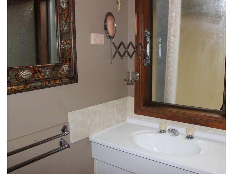 4 Albert Street, Cardwell QLD 4849