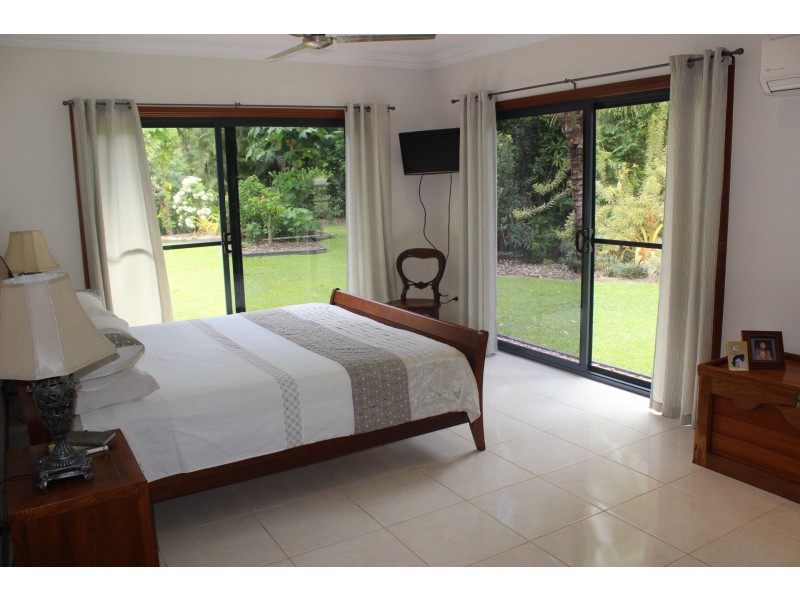 21 Curtis Road, Cardwell QLD 4849