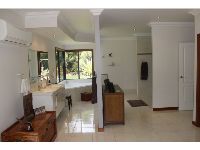 21 Curtis Road, Cardwell QLD 4849