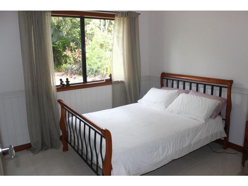 21 Curtis Road, Cardwell QLD 4849