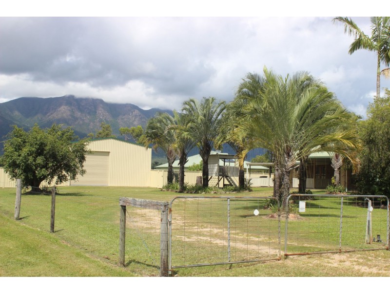 703 Ellerbeck Road, Cardwell QLD 4849