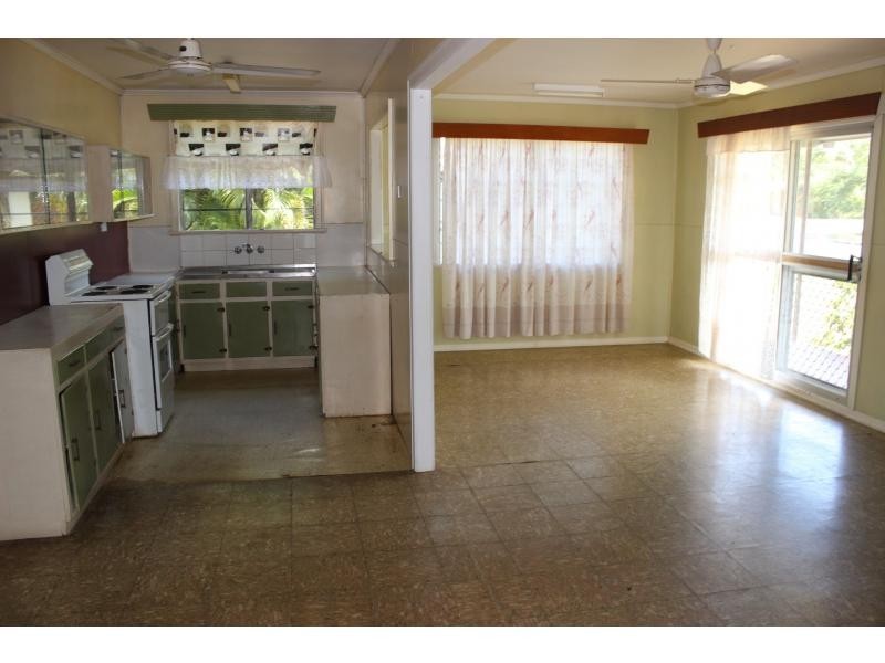 15 Landsdown Street, Cardwell QLD 4849