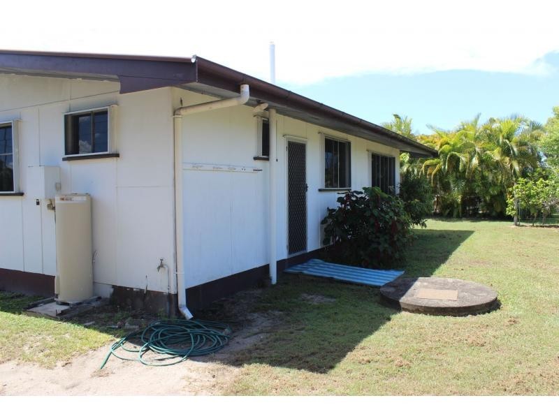 15 Landsdown Street, Cardwell QLD 4849