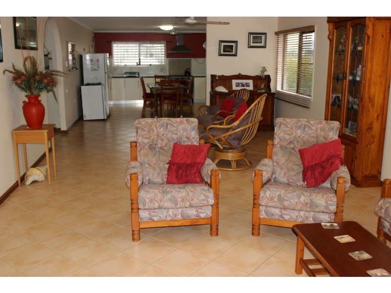 18 Landsdown Street, Cardwell QLD 4849