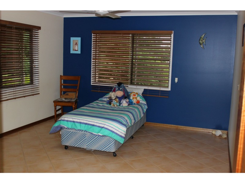 18 Landsdown Street, Cardwell QLD 4849