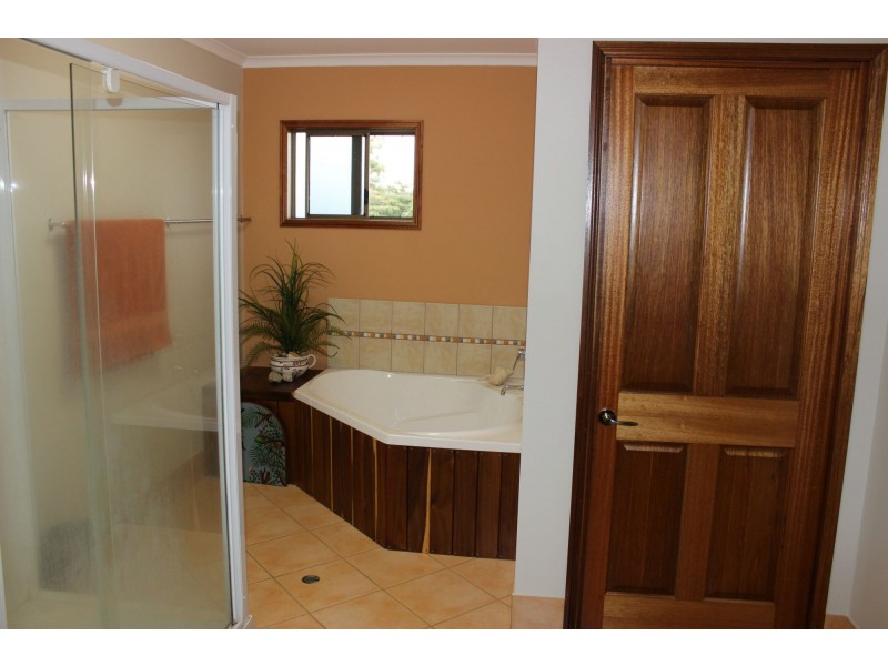 18 Landsdown Street, Cardwell QLD 4849