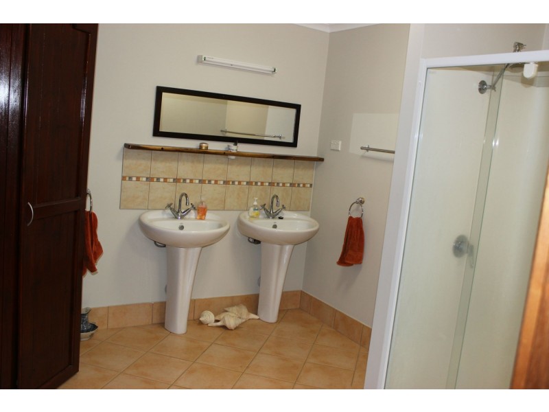 18 Landsdown Street, Cardwell QLD 4849