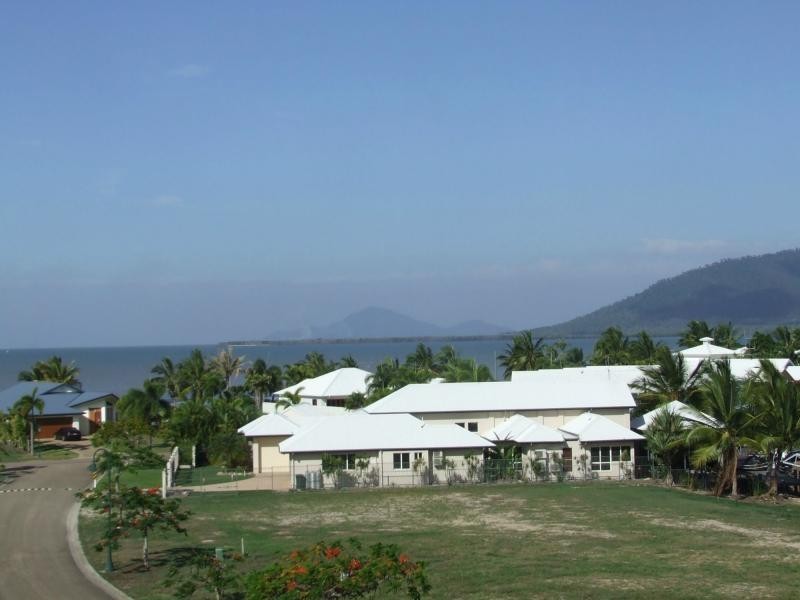 13/10-14 Poinciana Boulevard, Cardwell QLD 4849