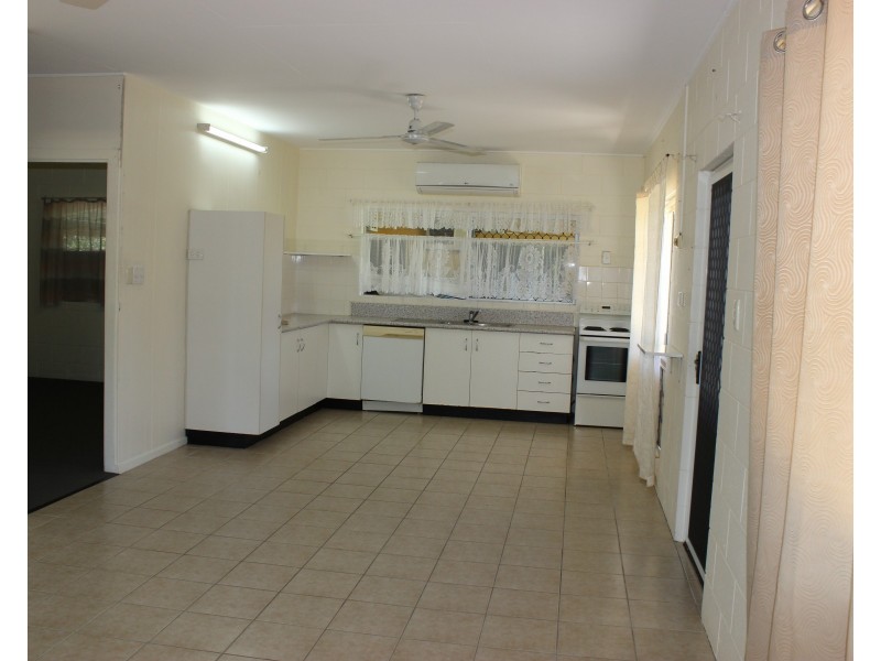 1/10 Raleigh Street, Cardwell QLD 4849