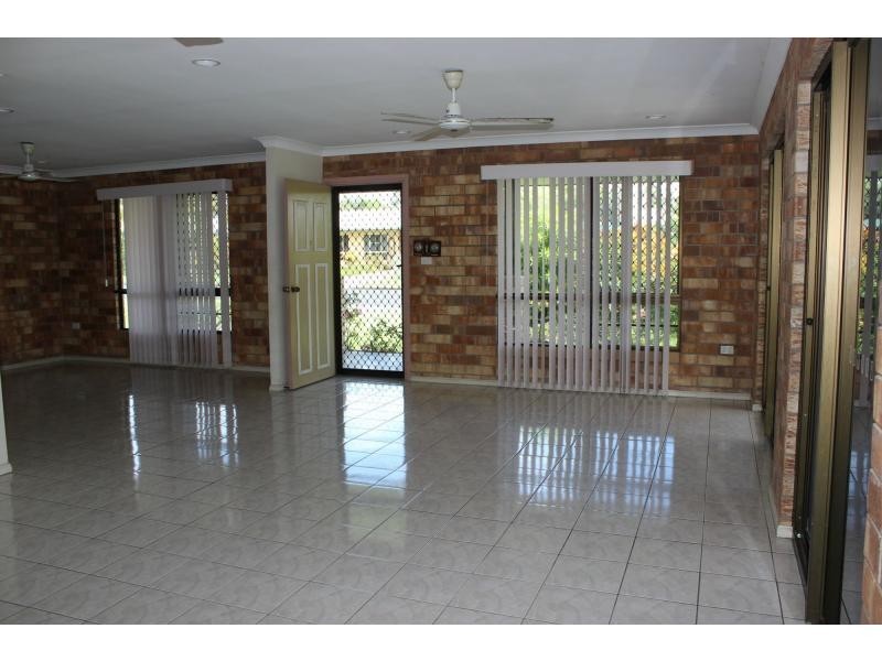 7 Albert Street, Cardwell QLD 4849