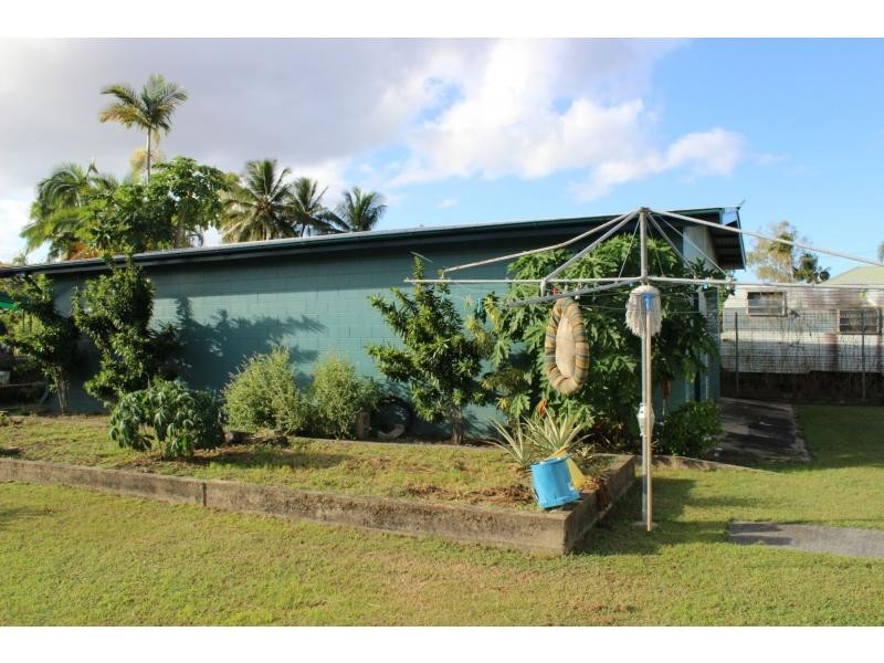 10 Toohey Street, Cardwell QLD 4849