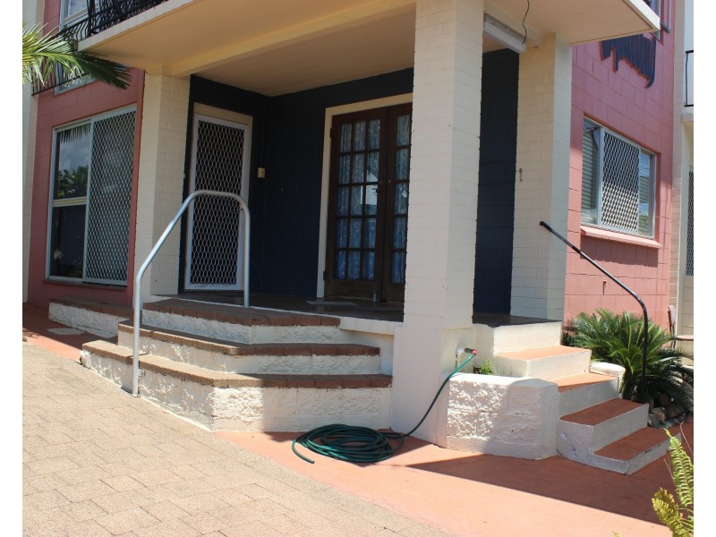 1/25 Victoria Street, Cardwell QLD 4849