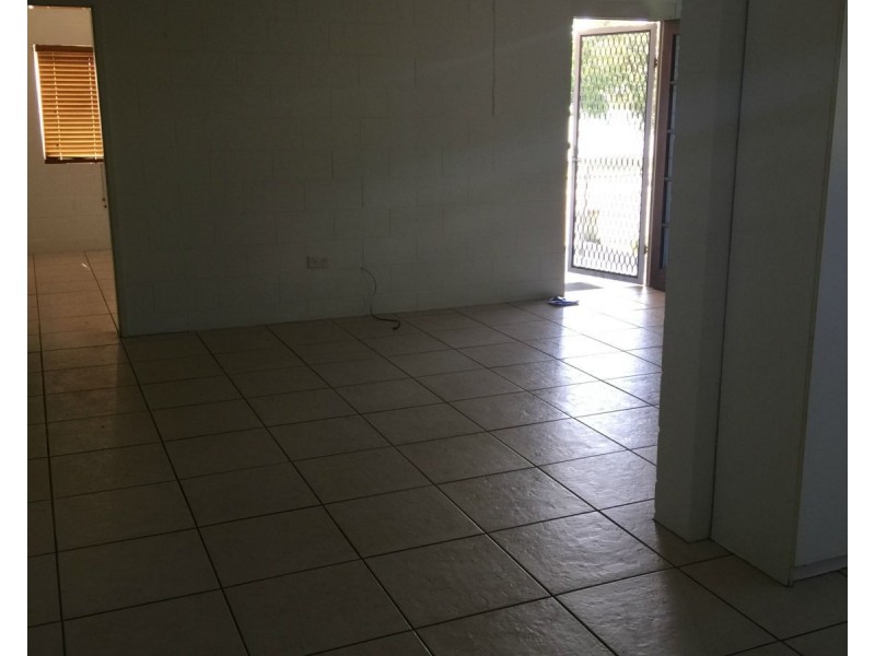 1/25 Victoria Street, Cardwell QLD 4849