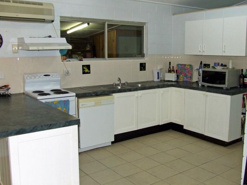10 Ferguson Street, Cardwell QLD 4849