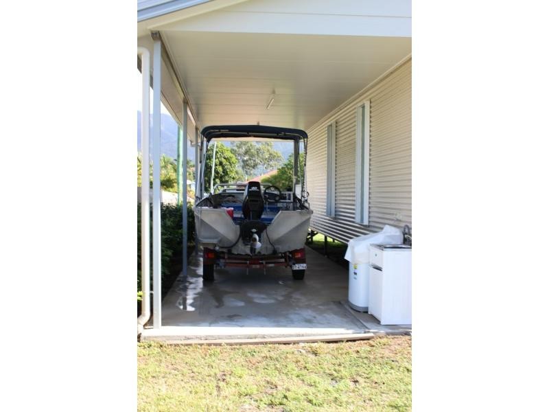 82 Roma Street, Cardwell QLD 4849