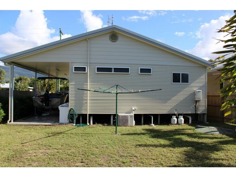 82 Roma Street, Cardwell QLD 4849