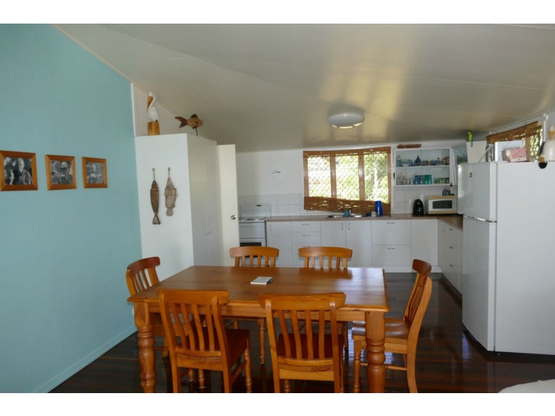 27 Marine Parade, Cardwell QLD 4849