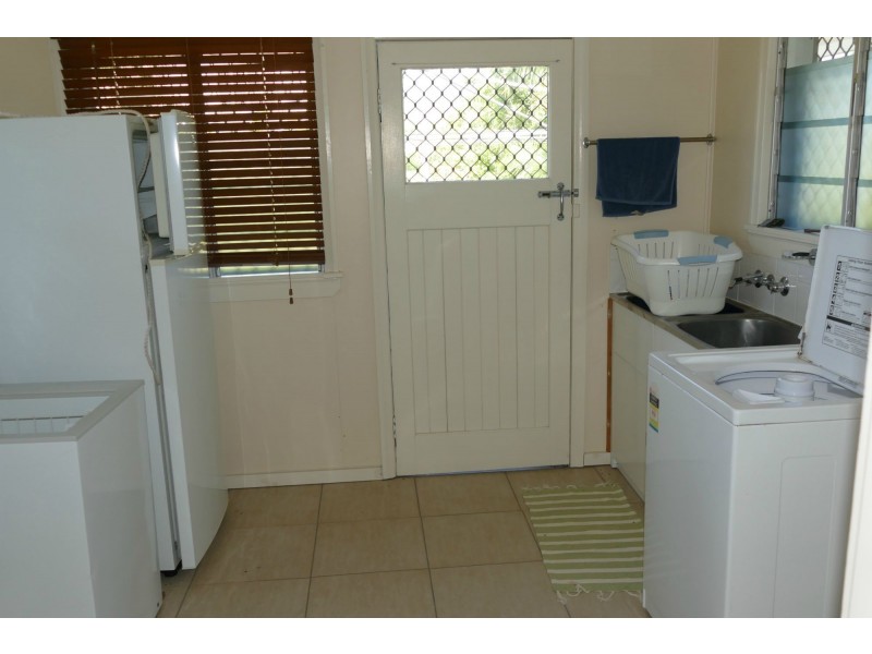 27 Marine Parade, Cardwell QLD 4849