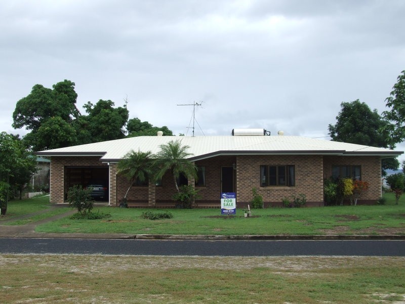 6 Leefe Street, Cardwell QLD 4849