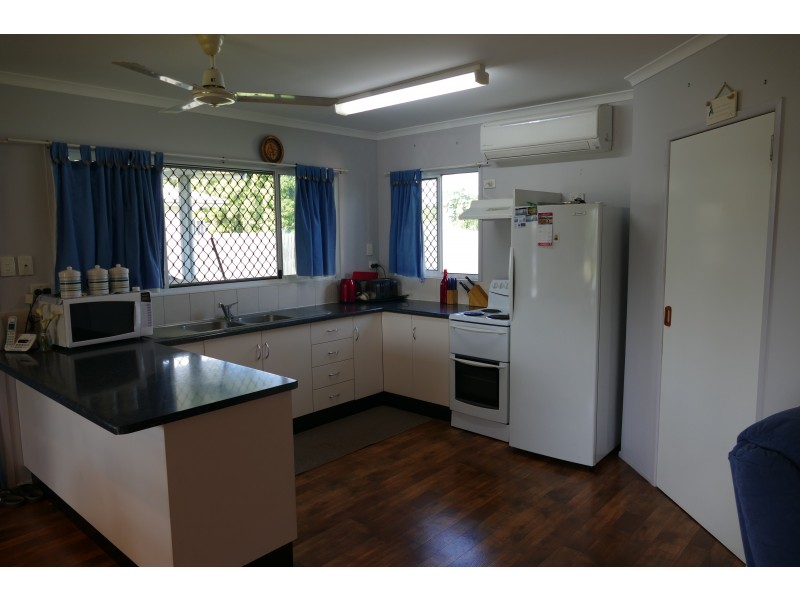 5 Albert St, Cardwell QLD 4849