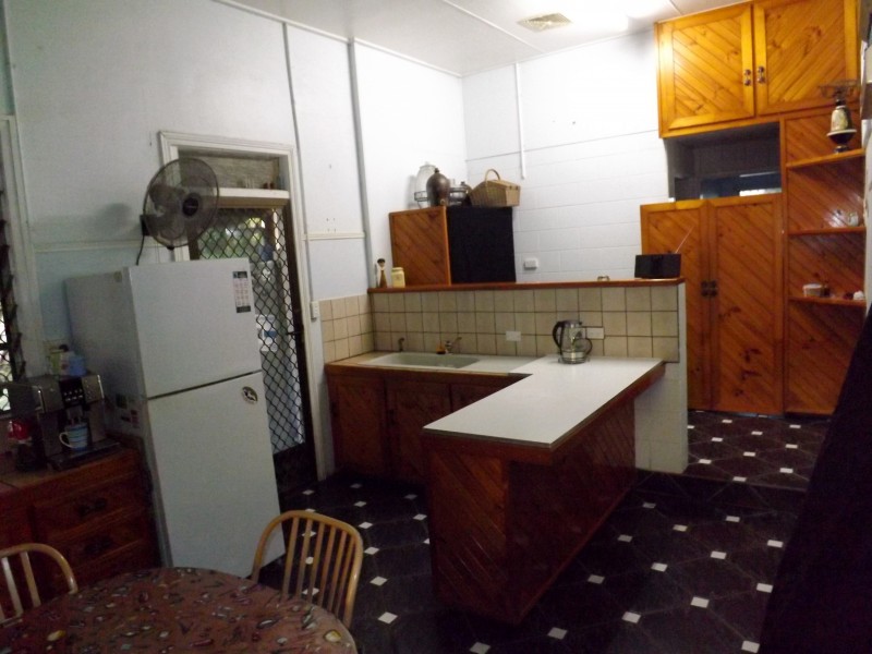 54 Bowen Street, Cardwell QLD 4849