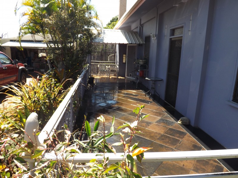 54 Bowen Street, Cardwell QLD 4849