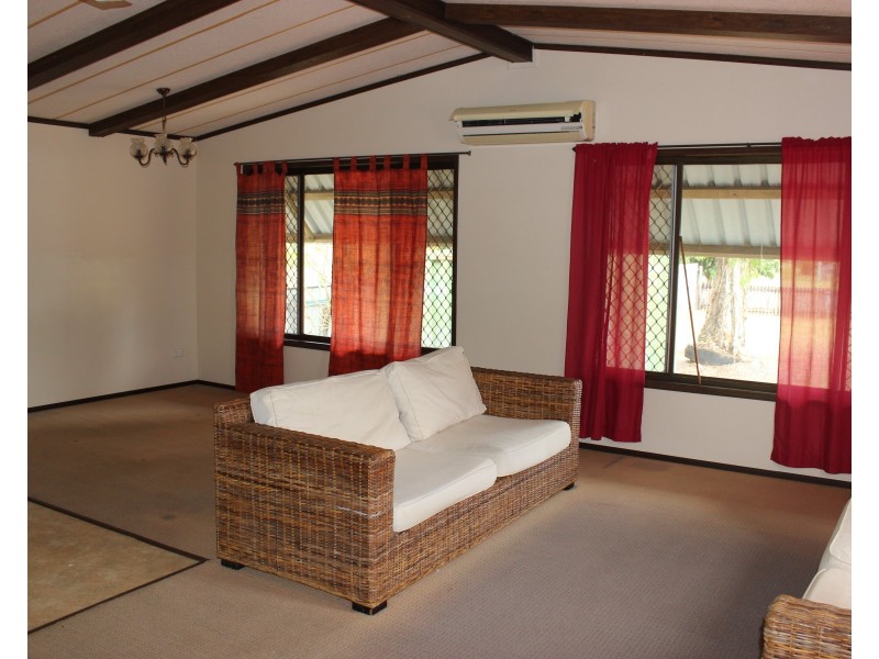 60 Roma Street, Cardwell QLD 4849