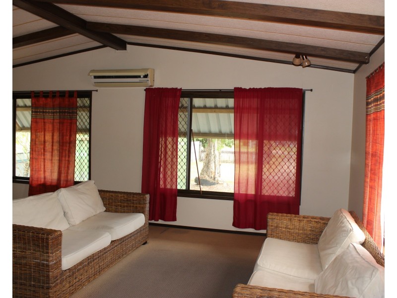 60 Roma Street, Cardwell QLD 4849