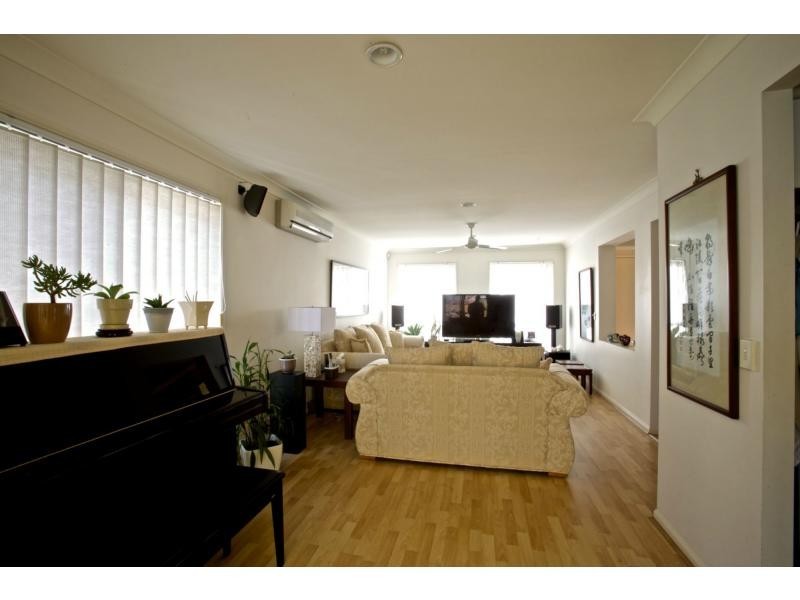 10 Elfin Street, Robina QLD 4226