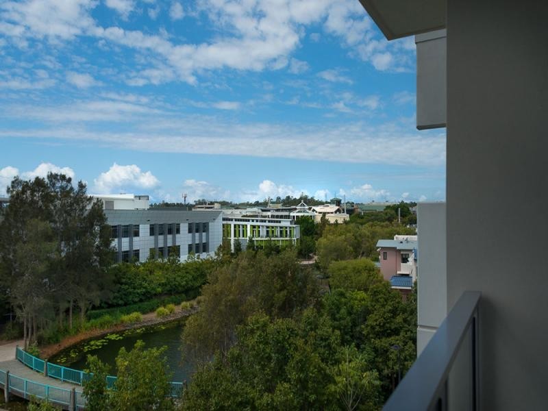 216/2 Riverwalk Avenue, Robina QLD 4226