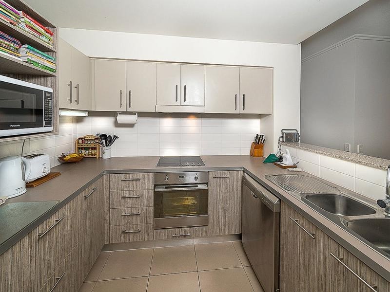 216/2 Riverwalk Avenue, Robina QLD 4226