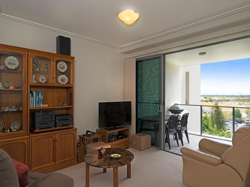 216/2 Riverwalk Avenue, Robina QLD 4226