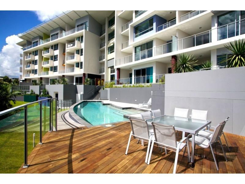 216/2 Riverwalk Avenue, Robina QLD 4226