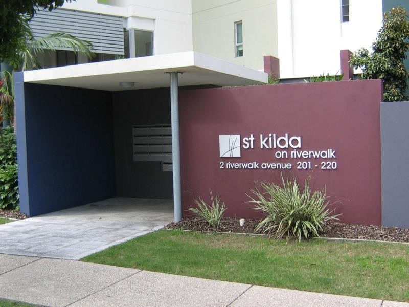 216/2 Riverwalk Avenue, Robina QLD 4226