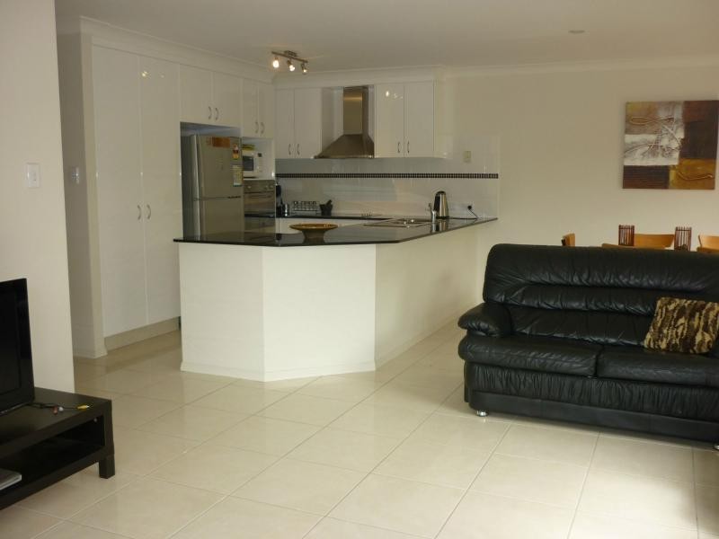 2/7 Scots Place, Robina QLD 4226