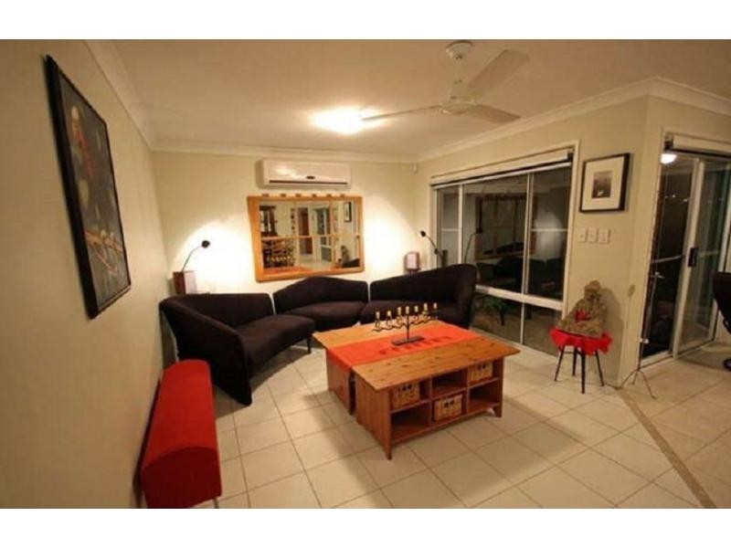 32 Christina Ryan Way, Arundel QLD 4214