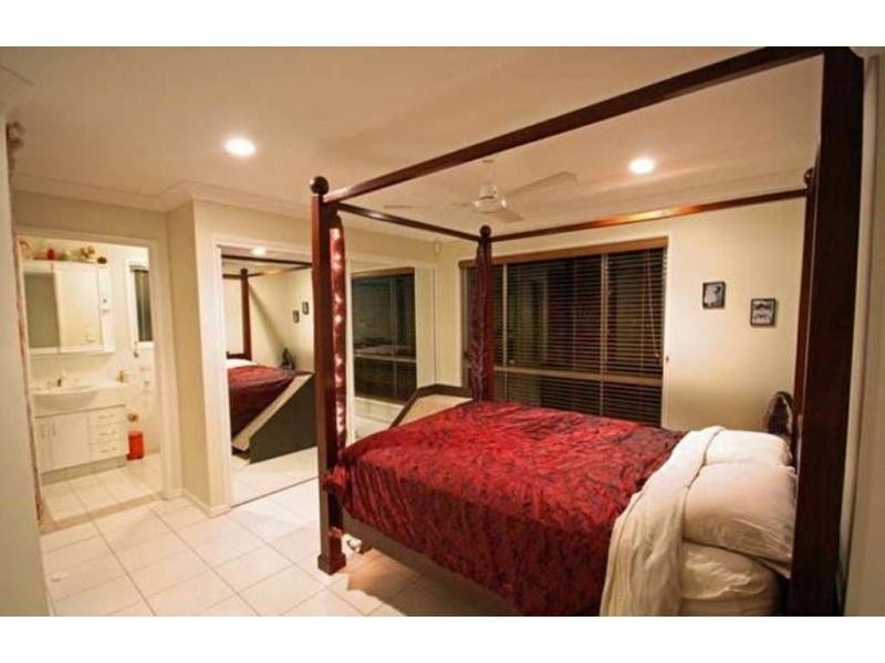 32 Christina Ryan Way, Arundel QLD 4214