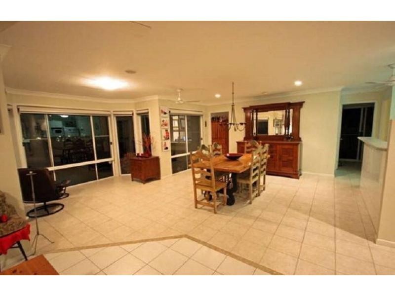 32 Christina Ryan Way, Arundel QLD 4214