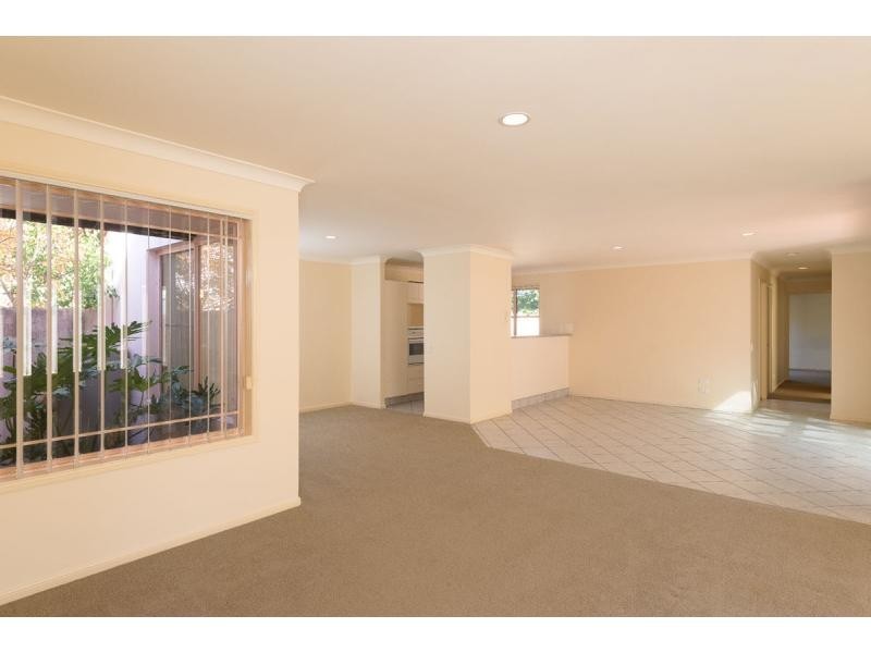 59 Cedarwood Crescent, Robina QLD 4226