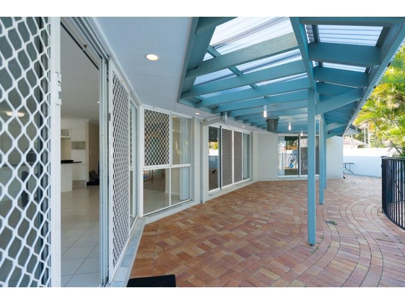 74 Santa Cruz Boulevard, Clear Island Waters QLD 4226